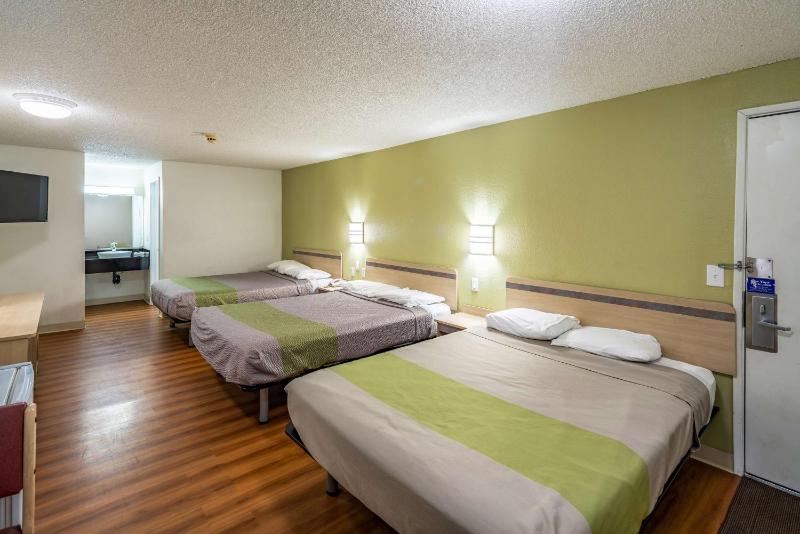 Queen Room with Two Queen Beds - Disability Access - Roll In Shower image 2