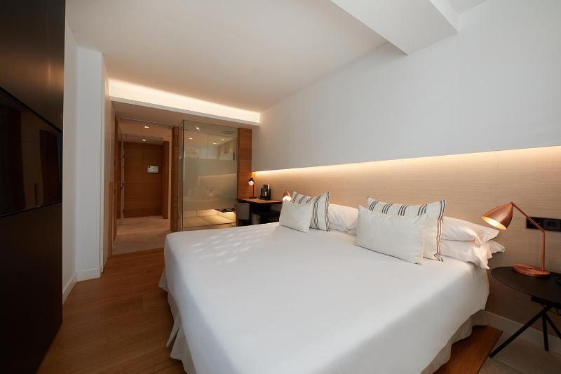Standard Double or Twin Room image 1
