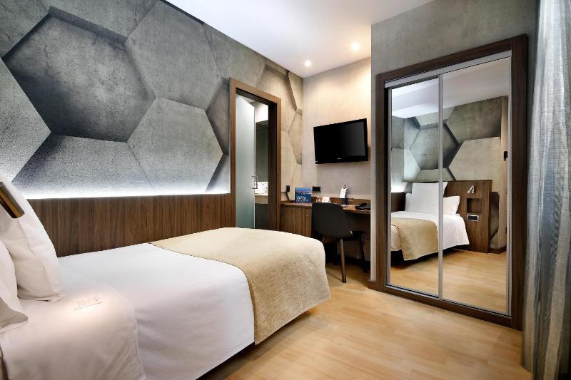 Single Room image 1