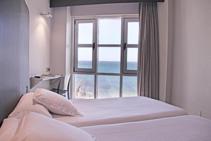 Double Room with Sea View image 3