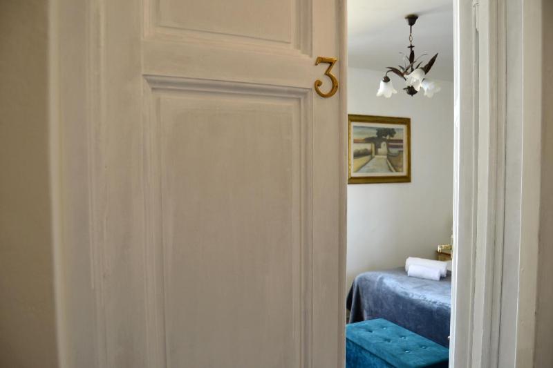 Double Room image 2