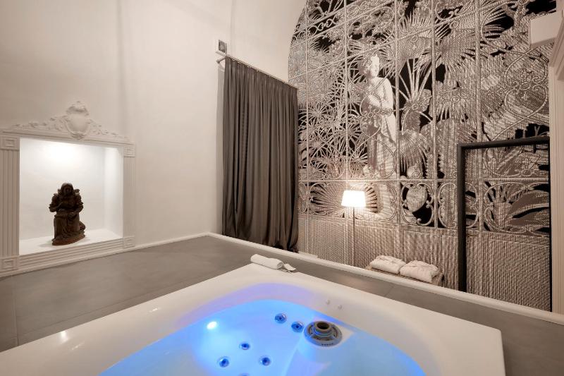 Junior Suite with Spa image 4