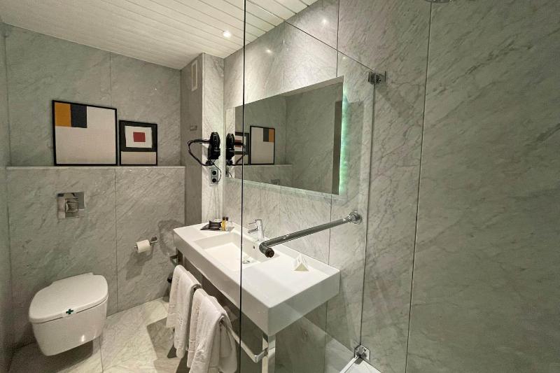 Double Room with Sea View image 1