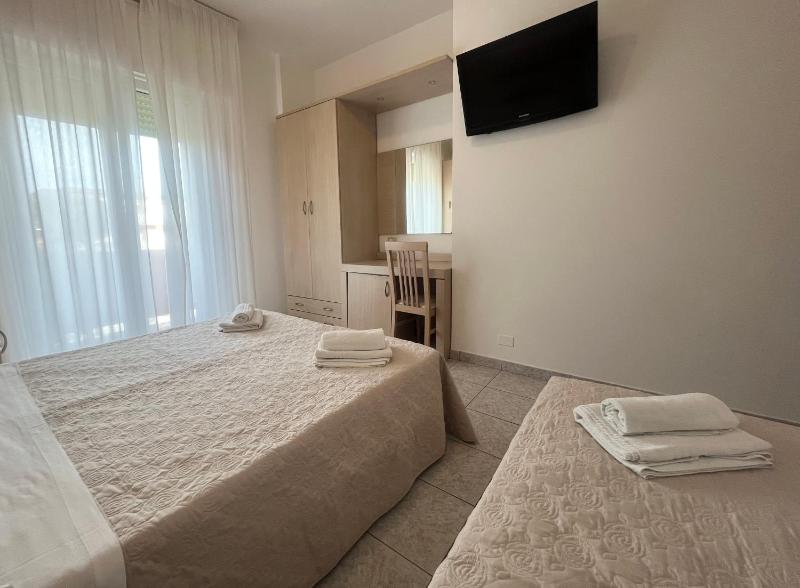 Triple Room image 3