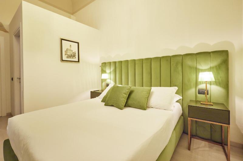 Standard Double or Twin Room image 4