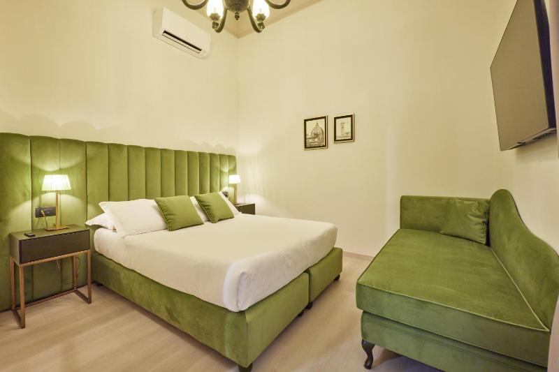 Standard Double or Twin Room image 3