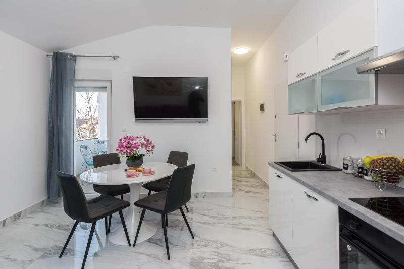 Apartments Marina - image 17