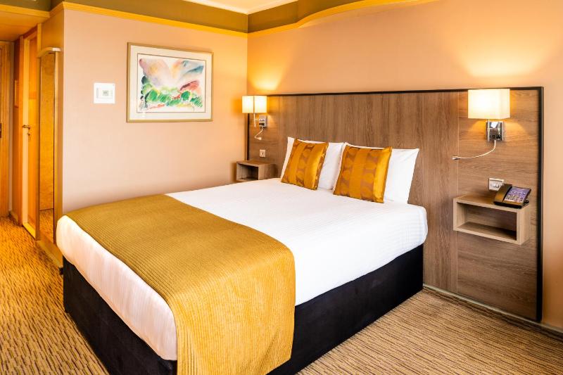 Standard Double Room image 3