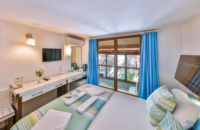 Economy Double Room image 3
