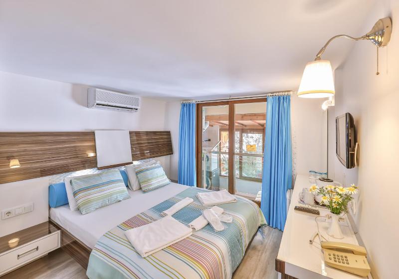 Economy Double Room image 2