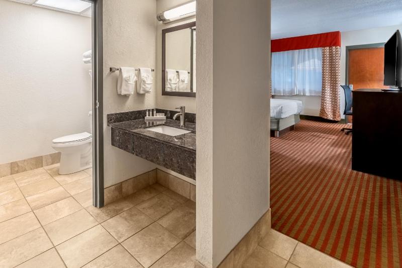 Standard Single Room image 2