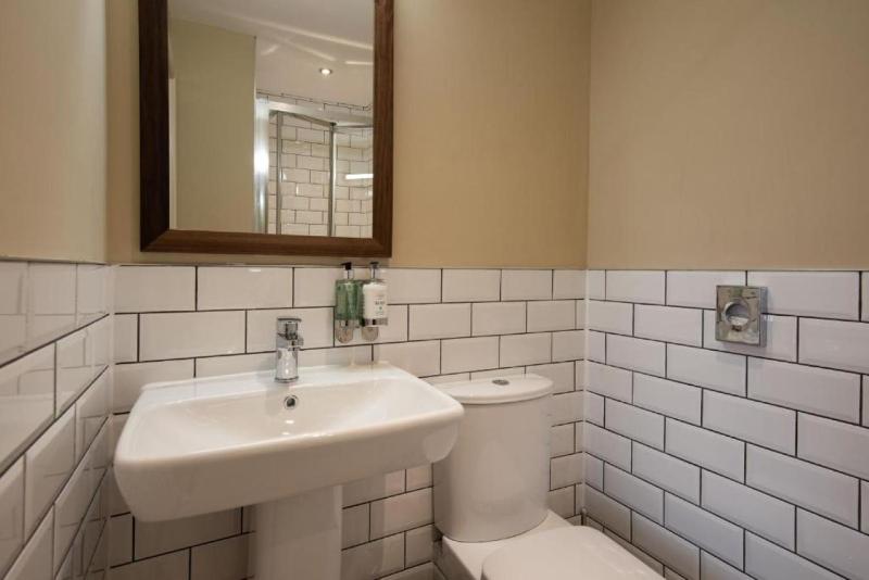Double or Twin Room image 2