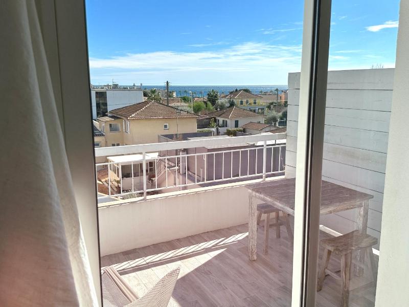 Deluxe Double Room with Terrace image 4