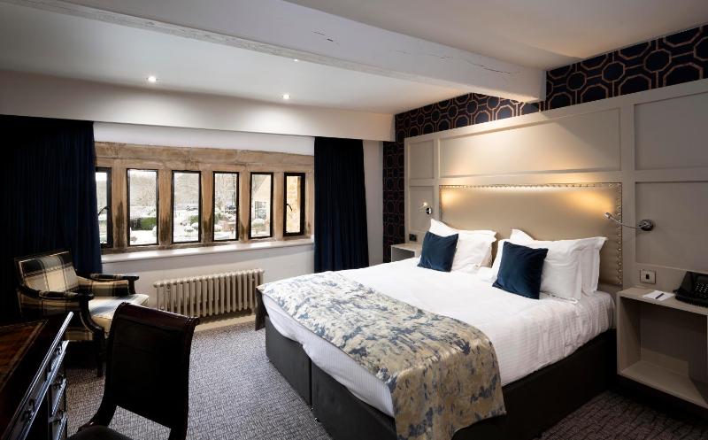 Luxury Double or Twin Room image 1