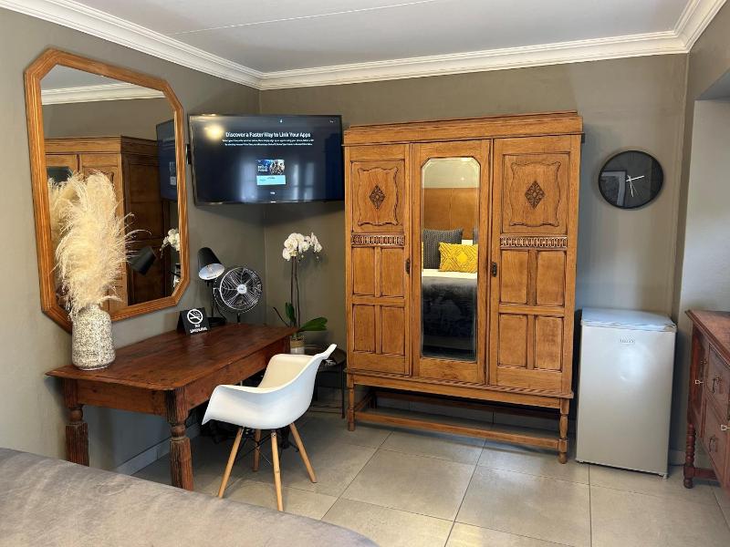 Battiss Guest House - image 4