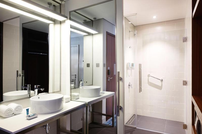 Aloft Room – Twin Bed (Complimentary Shuttle to Expo Metro Station & Al Maktoum International Airport) image 2