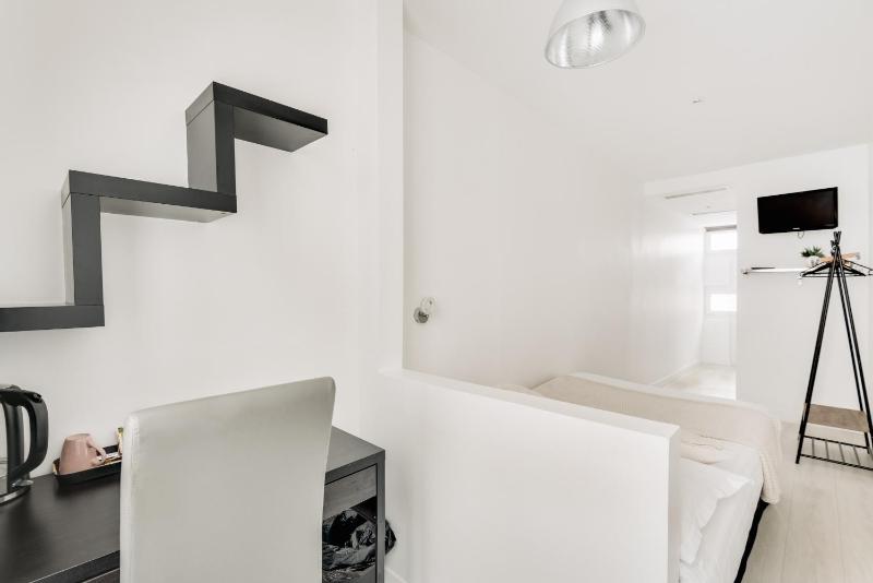 Superior Single Room image 3