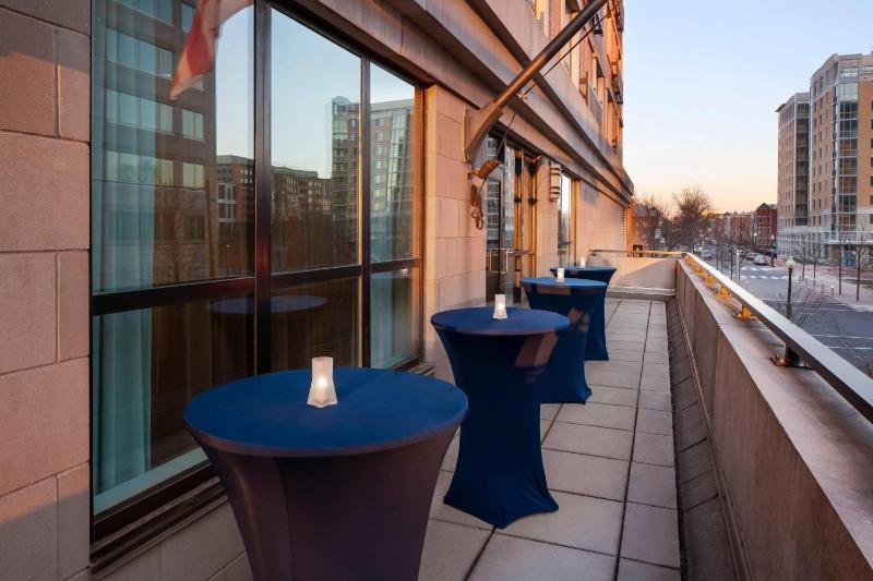 Courtyard by Marriott Washington Capitol Hill/Navy Yard - image 7