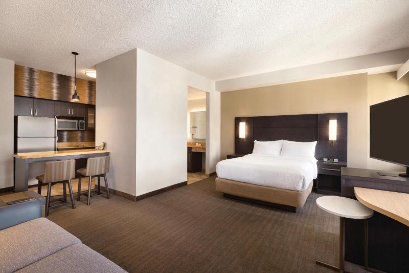 Residence Inn by Marriott Denver City Center - image 1