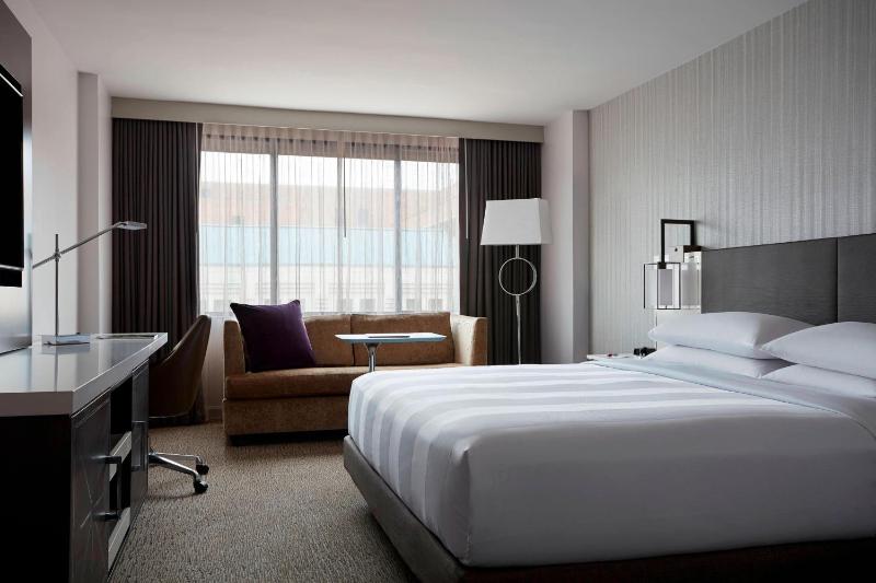 King Room image 3