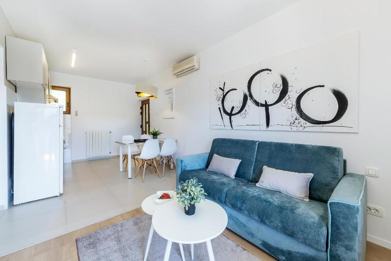 Two-Bedroom Apartment with Balcony and Sea View image 1