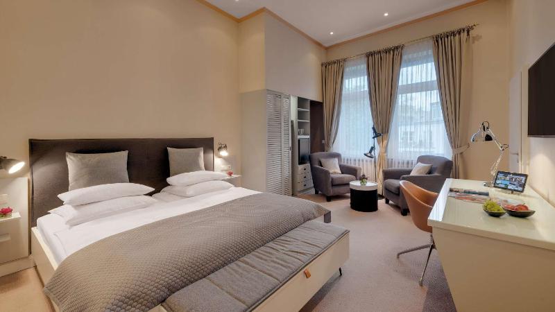 Comfort Double Room image 3