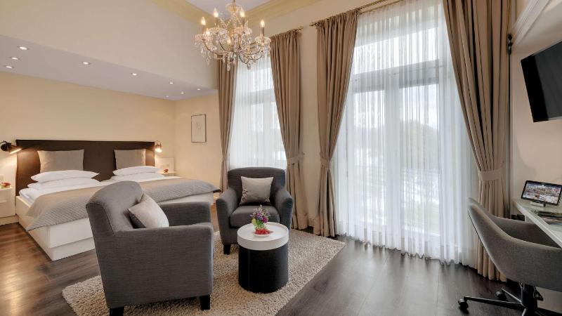 Comfort Double Room image 4