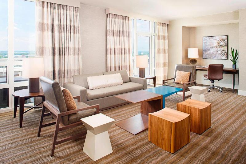 Club King Room image 4
