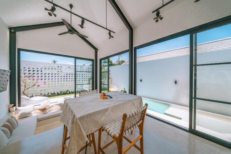 Villa Cha Cha: Stylish 1 BR Villa in Pererenan - image 10