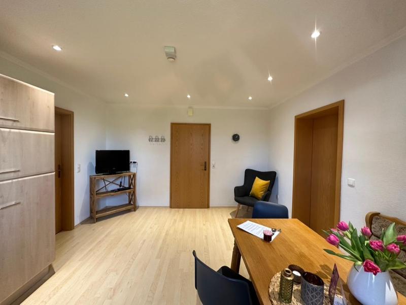 Apartment 3 image 3