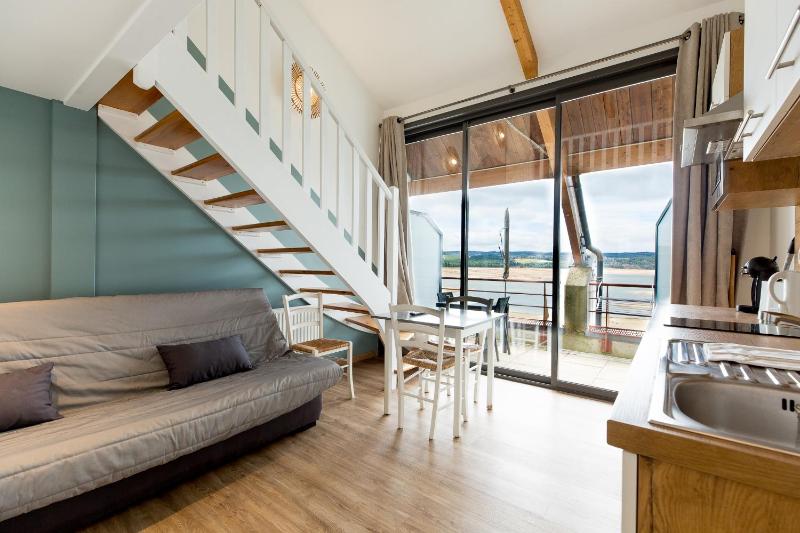 Studio with Lake View image 4