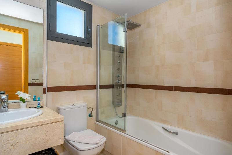 Lovely apt with pool by Costarentals - Ref 87 - image 7