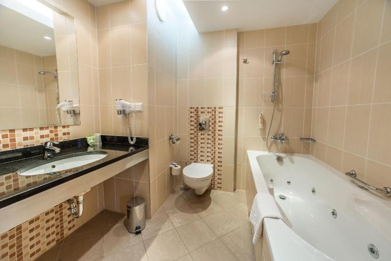 Qubus Hotel Kielce - image 40