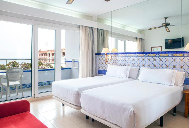 Double or Twin Room image 3
