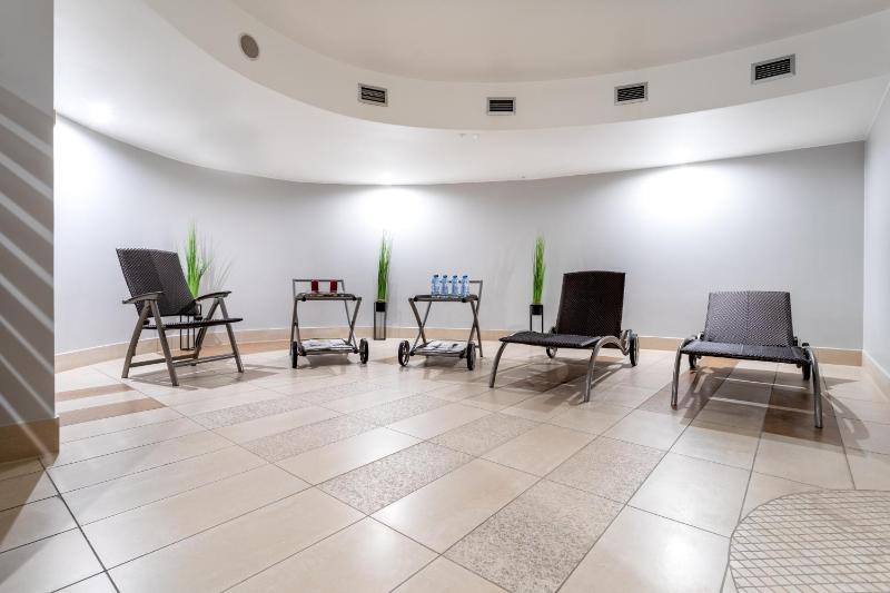 Qubus Hotel Kielce - image 19