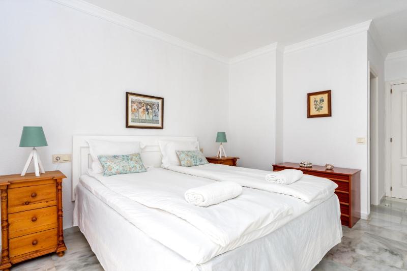 Miraflores sea view apt by Costarentals - Ref 127 - image 28