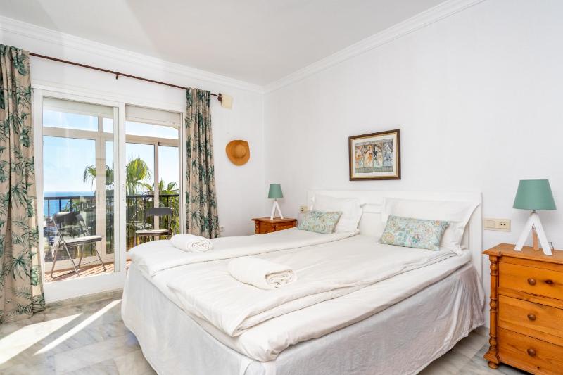 Miraflores sea view apt by Costarentals - Ref 127 - image 14