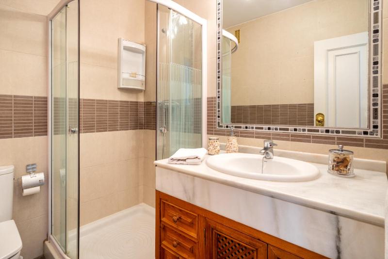 Miraflores sea view apt by Costarentals - Ref 127 - image 6