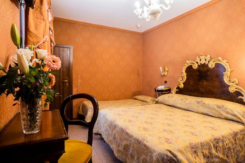 Classic Triple Room image 1