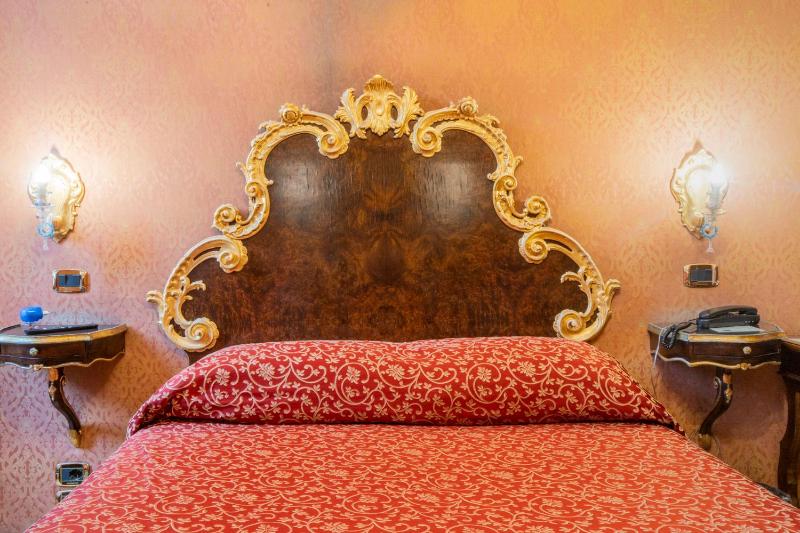 Classic Double or Twin Room image 1