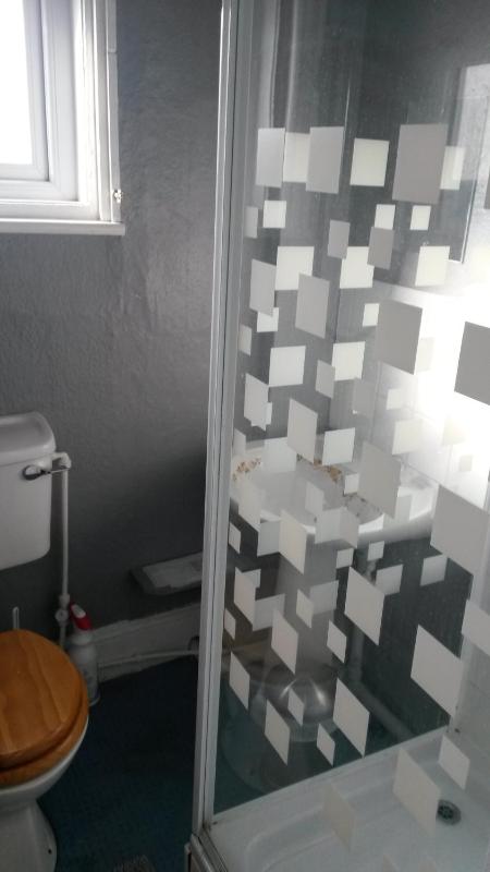 Single ensuite image 2