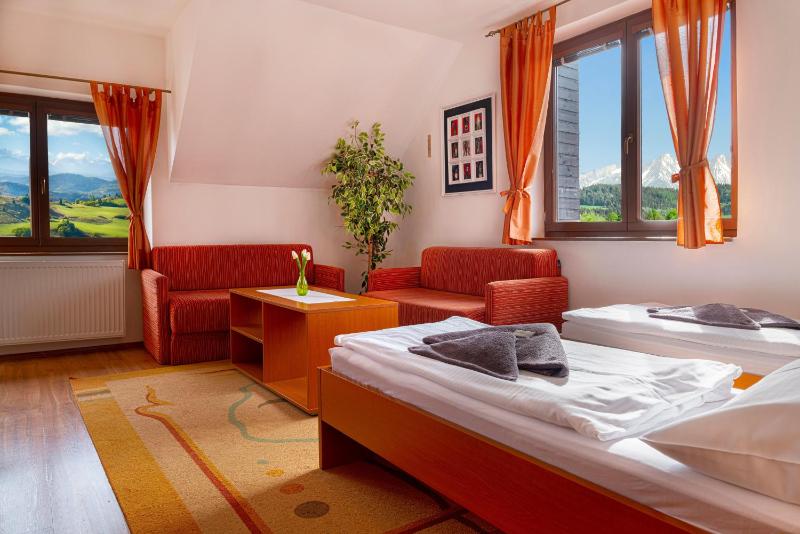 Quadruple Room image 1