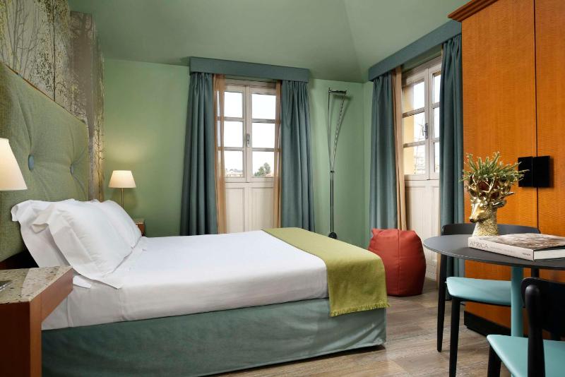 Superior Queen Room image 4
