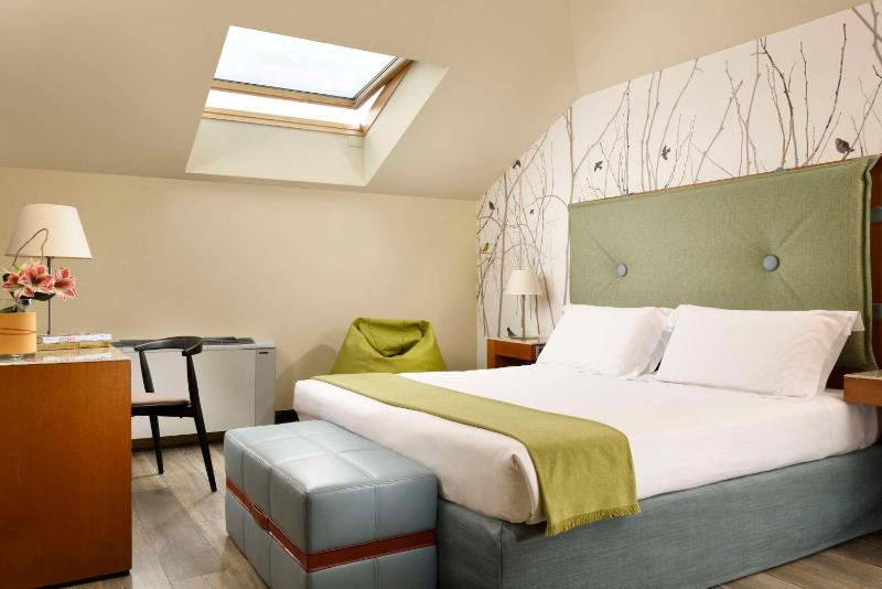 Superior Queen Room image 3