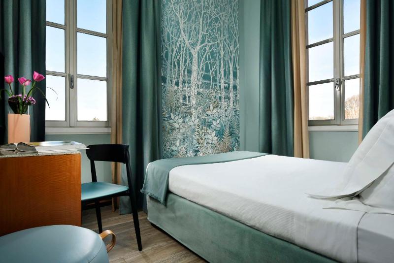 Standard Single Room image 3