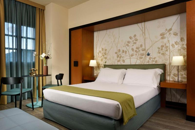 Superior Triple Room image 1