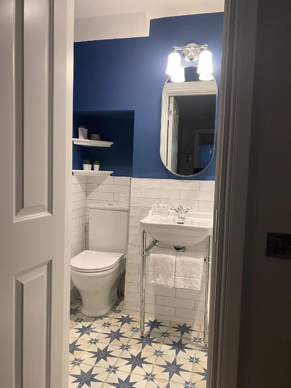 Number 31 Boutique Townhouse - image 4