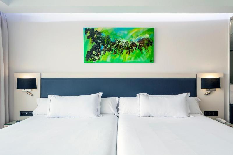 Superior Double Room (2 Adults + 1 Child) image 4