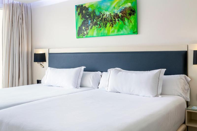 Superior Double Room (2 Adults + 1 Child) image 2