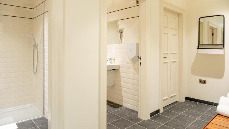 Apartment image 3